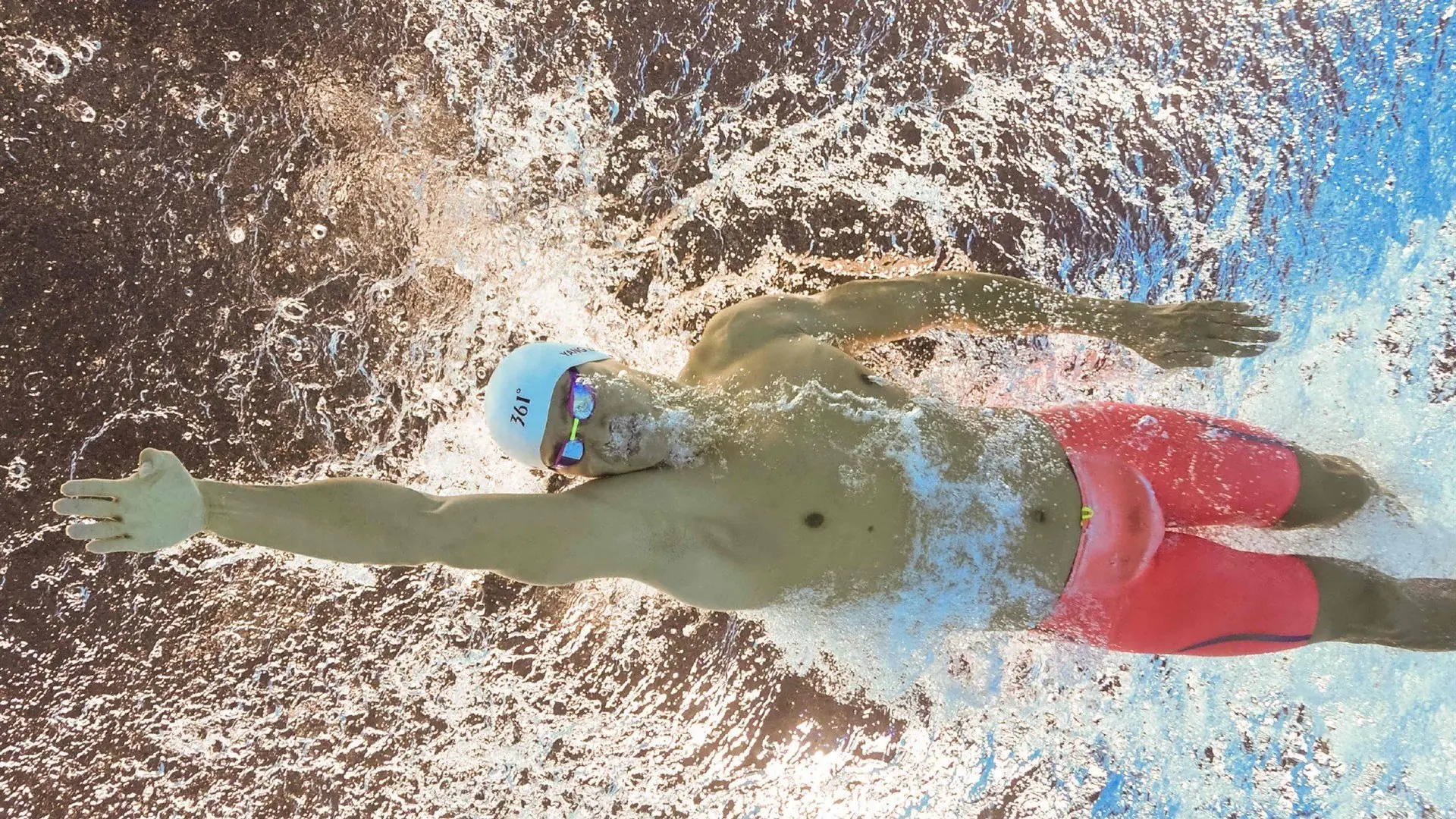 防守传奇：李磊连续封盖两次关键投篮，稳住胜势，李磊问题